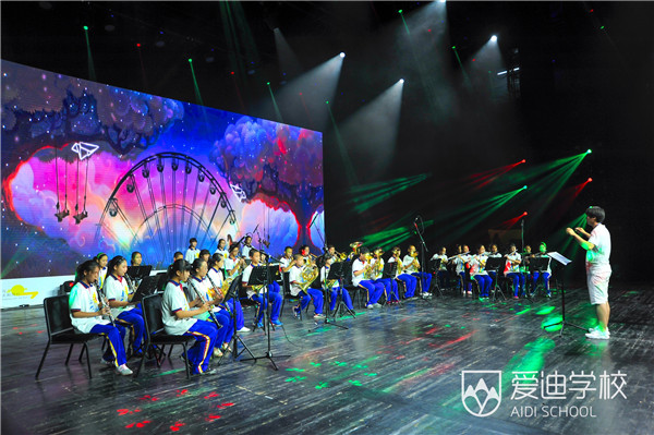北京愛迪學(xué)校與太陽同行音樂會在北京保利劇院隆重舉行
